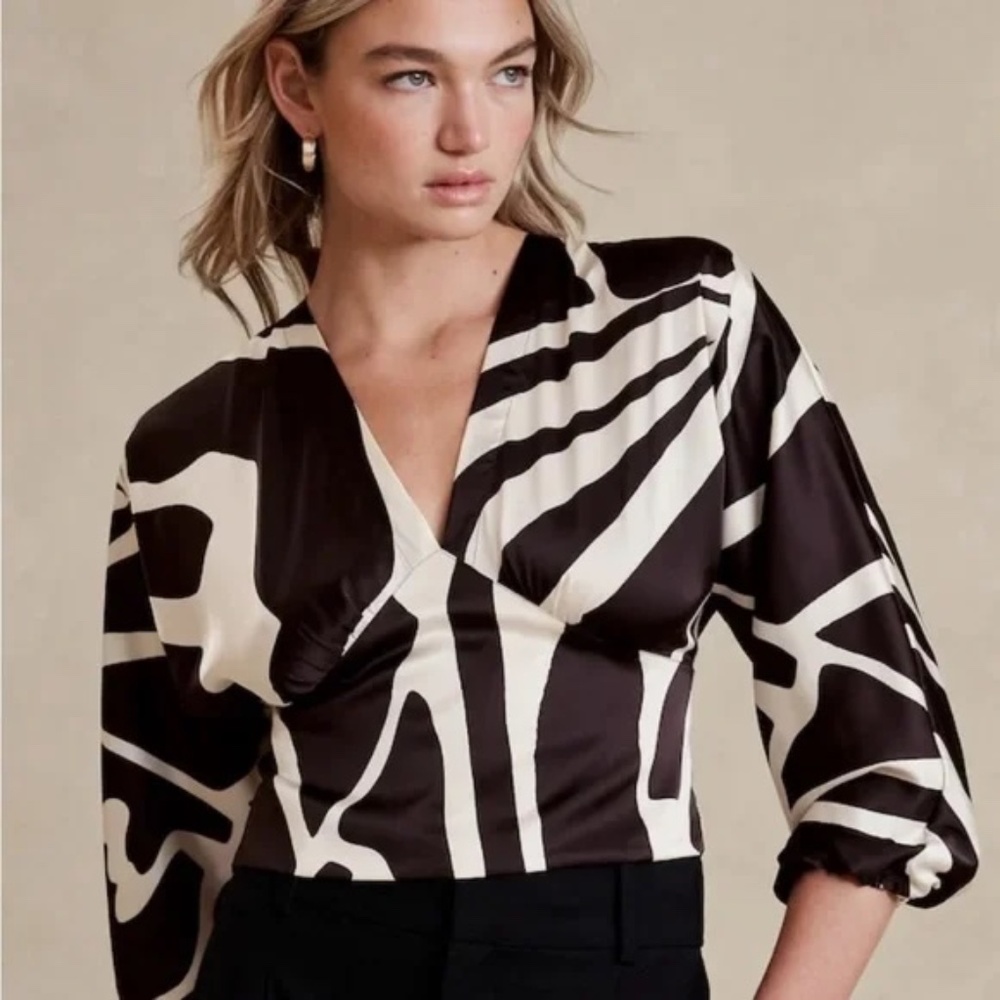 Banana Republic Factory Cropped Blousant-Sleeve Blouse size 8